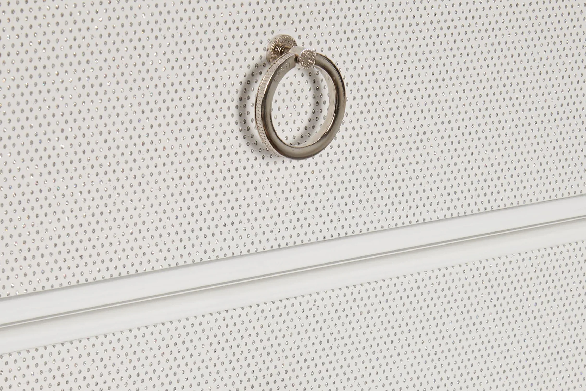 Glamour Chest - Image 4